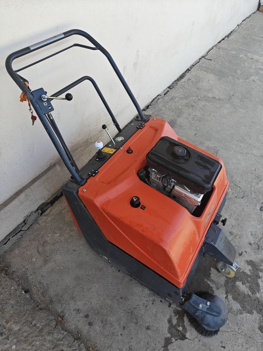 Măturătoare, mătura Hako Hamster 780v, motor termic, baterie