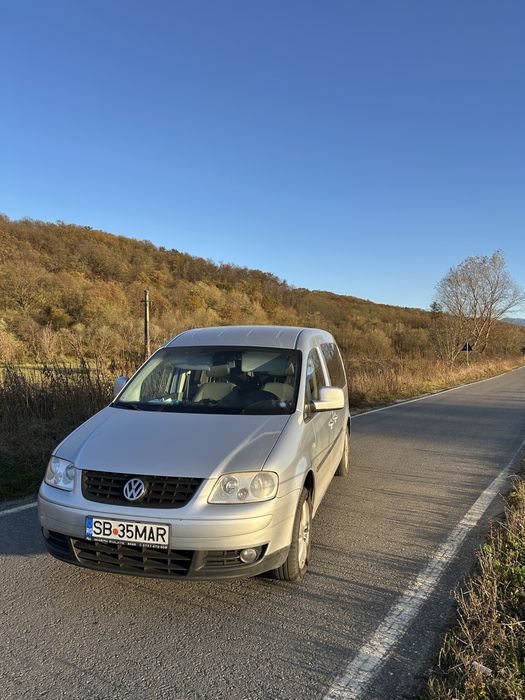 Volkswagen Caddy Maxi Life 7 locuri