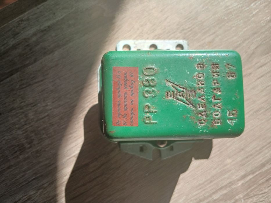 Реле за луда и жугула