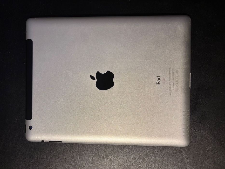 iPad (3. Generation) Wi-Fi + Cellular - перфектно състояние