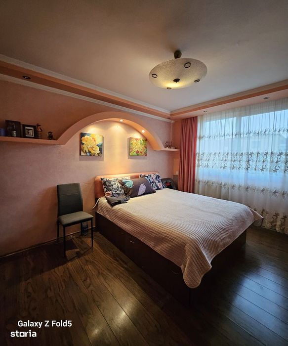 Apartament 2 camere,  decomandat, str. Iza , bloc reabilitat, etaj 2