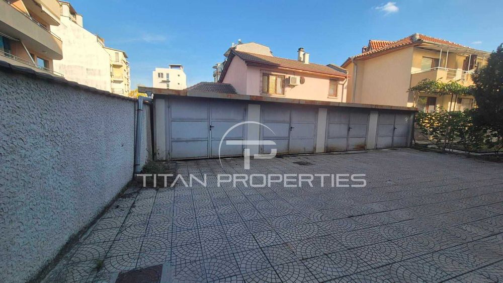 Продава се Тристаен апартамент в Пловдив, Център - 102 кв.м за 2667 €/кв.м - Снимка #12