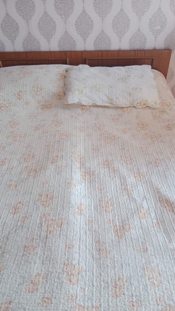 Продается двухспальняя кровать