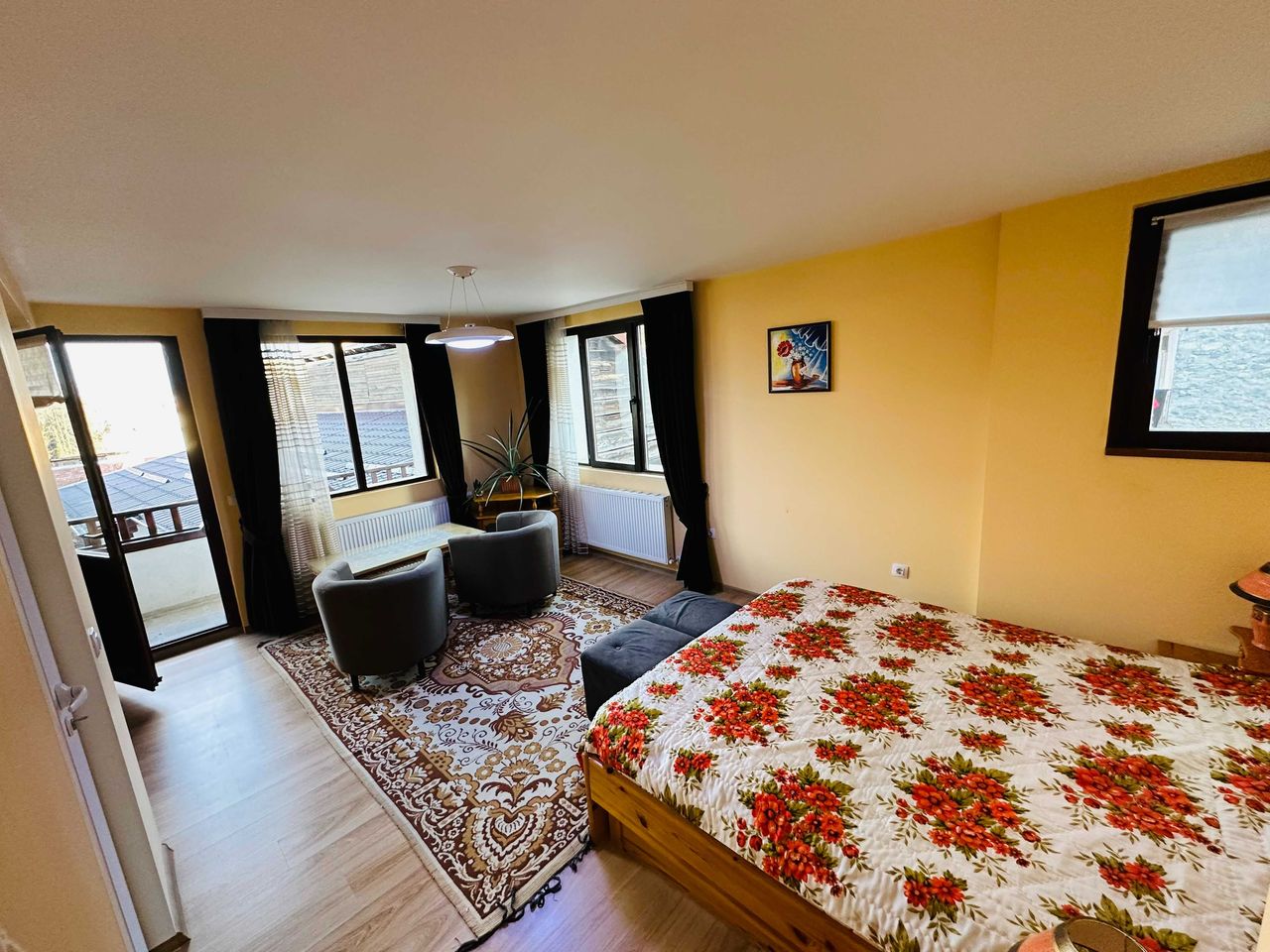 Дава се под наем Тристаен апартамент в Банско - 95 кв.м за 800 € - Снимка #3