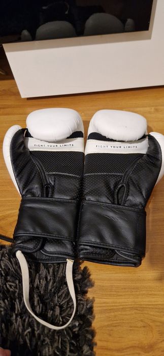 Manusi de box in stare perfecta