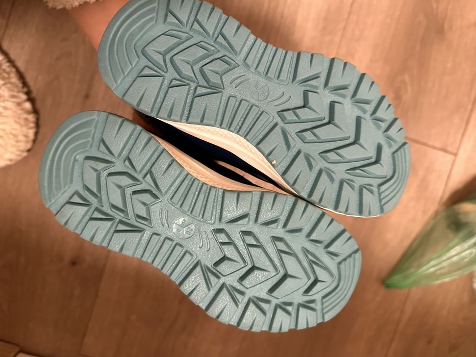 Нови непромокаеми детски ботуши за момиче