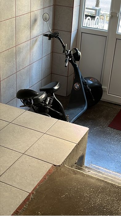 Scuter electric , vand sau schimb