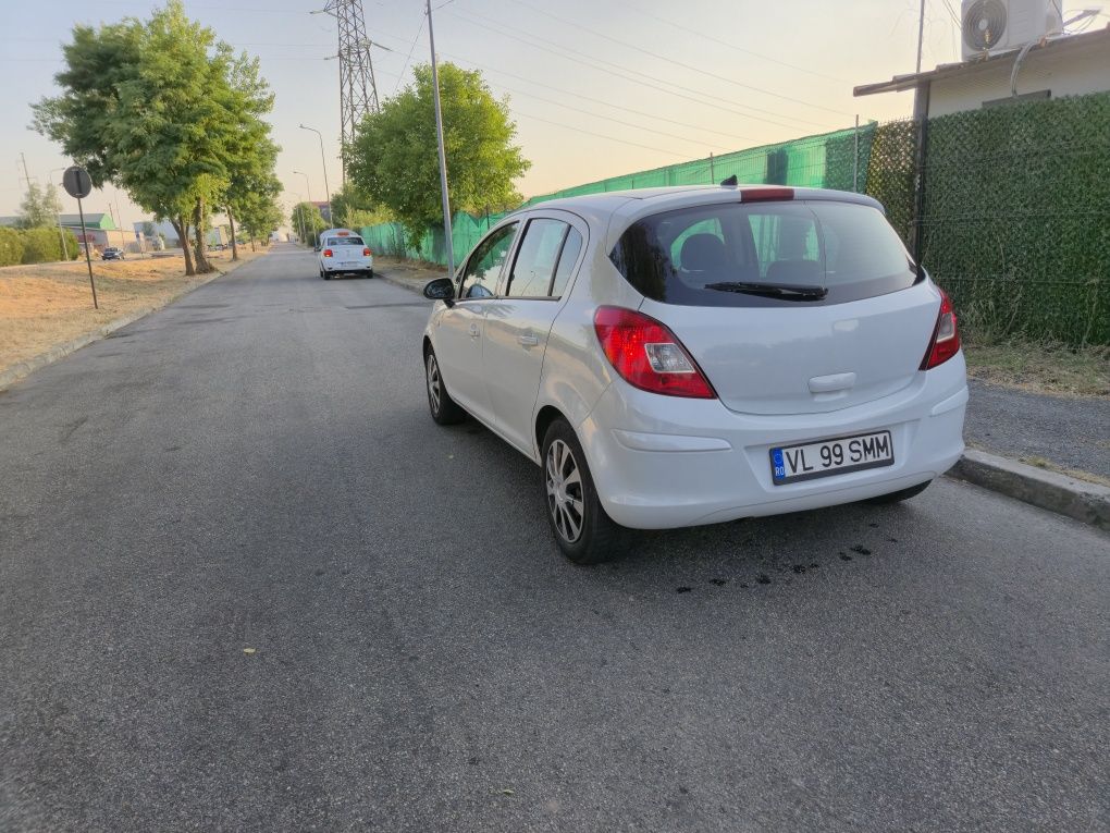 Opel corsa D 2008