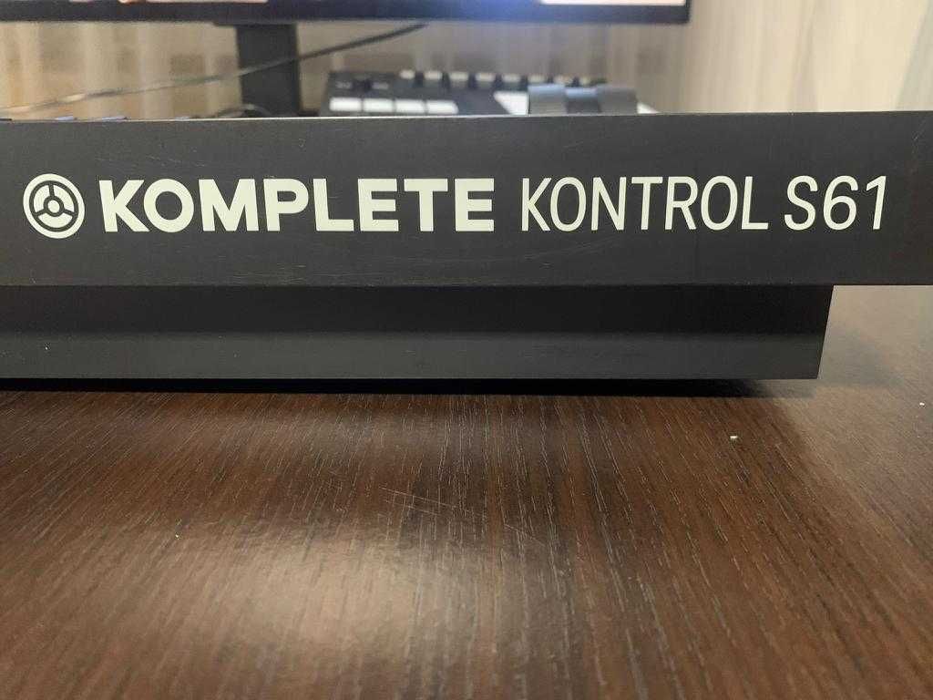 Native Instruments Komplete Kontrol S61 MK2