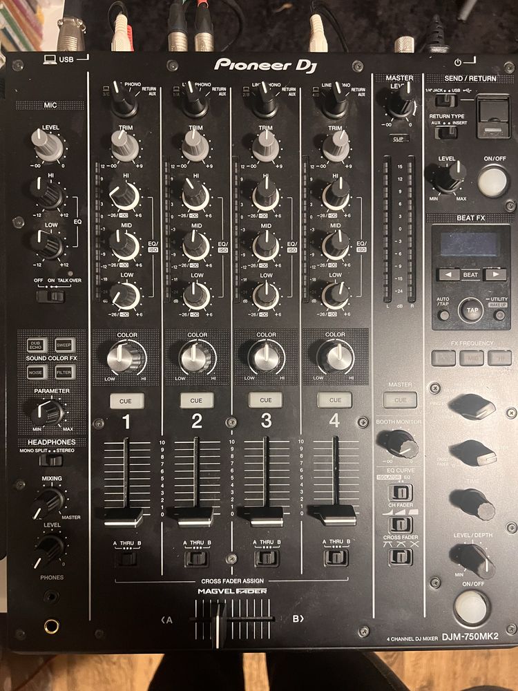 Mixer Pioneer DJM-750 MK2