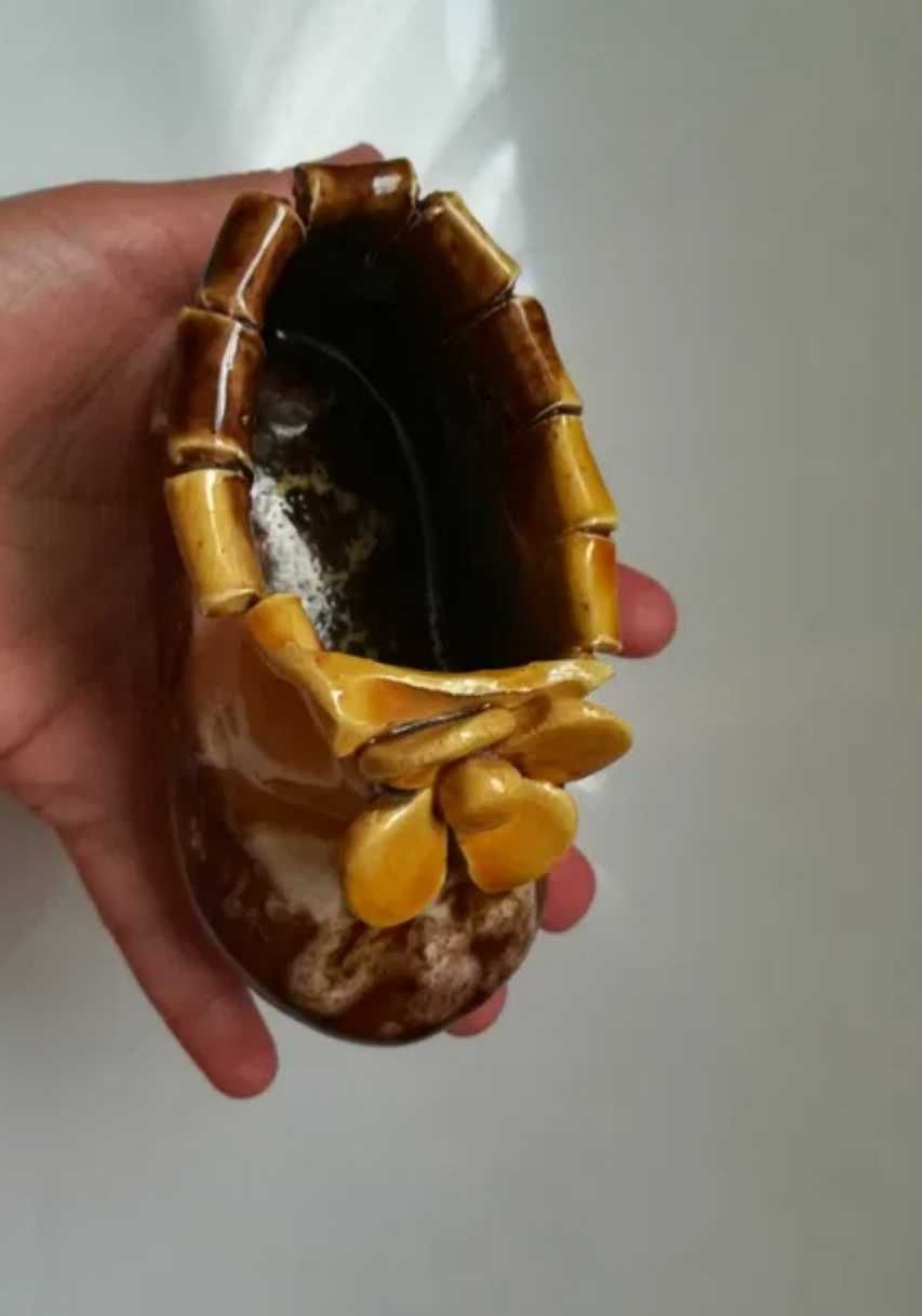 Vaza  papucel mic decor camera bebe, ceramic veche