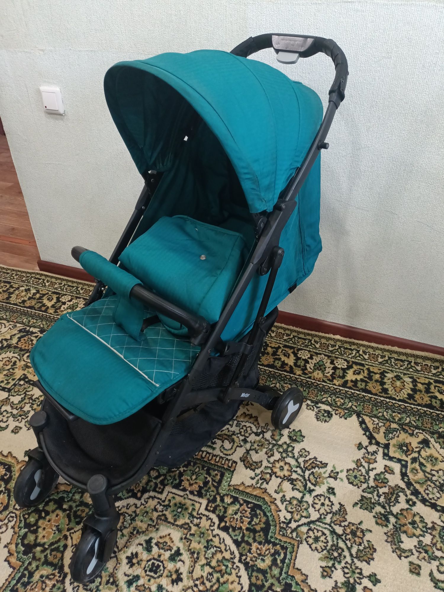 Продам детскую  коляску