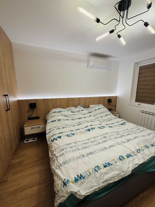 Продава се Тристаен апартамент в София, Център - 65 кв.м за 3077 €/кв.м - Снимка #2