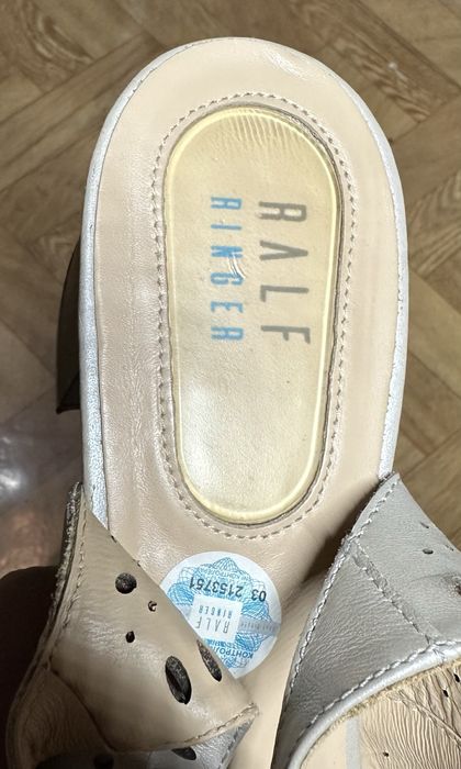 Продаются Босоножки