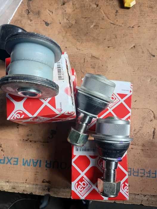 Pivoți și bucșe brațe inferioare Iveco Daily 2014>