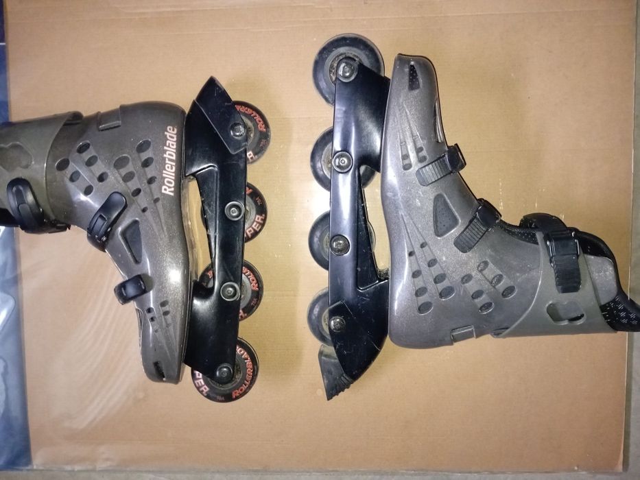 Vând role mărimea 42