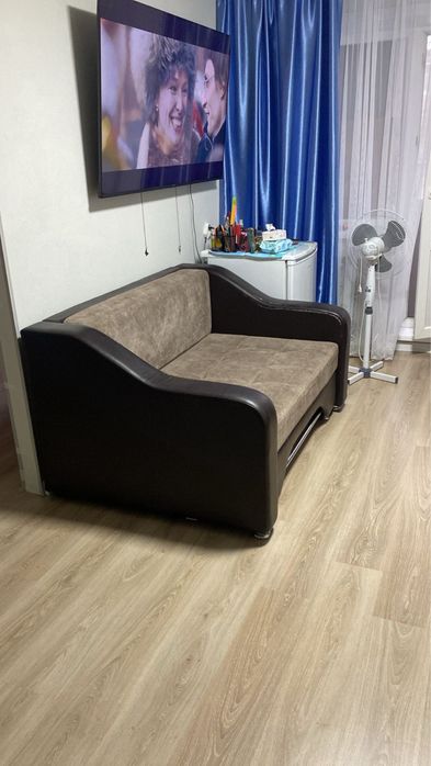 Продам диван (самовывоз)