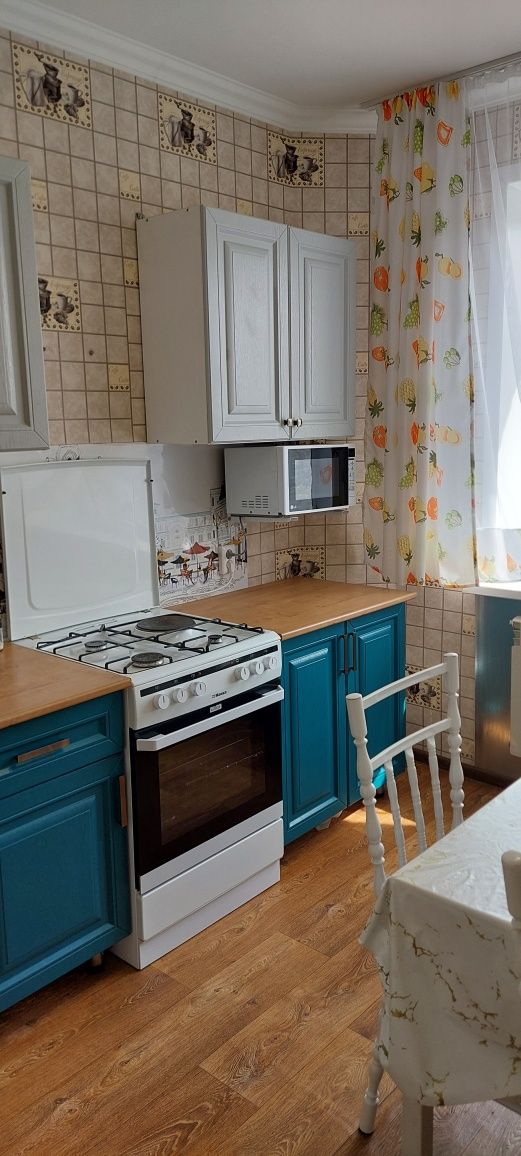 Продается 3 комнатная квартира, 7 микрорайон, 30 дом, этаж 3