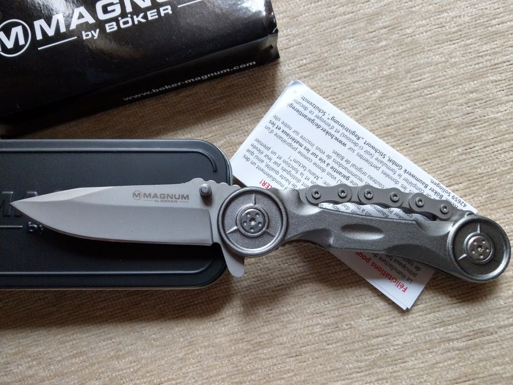 Ножове Boker Magnum