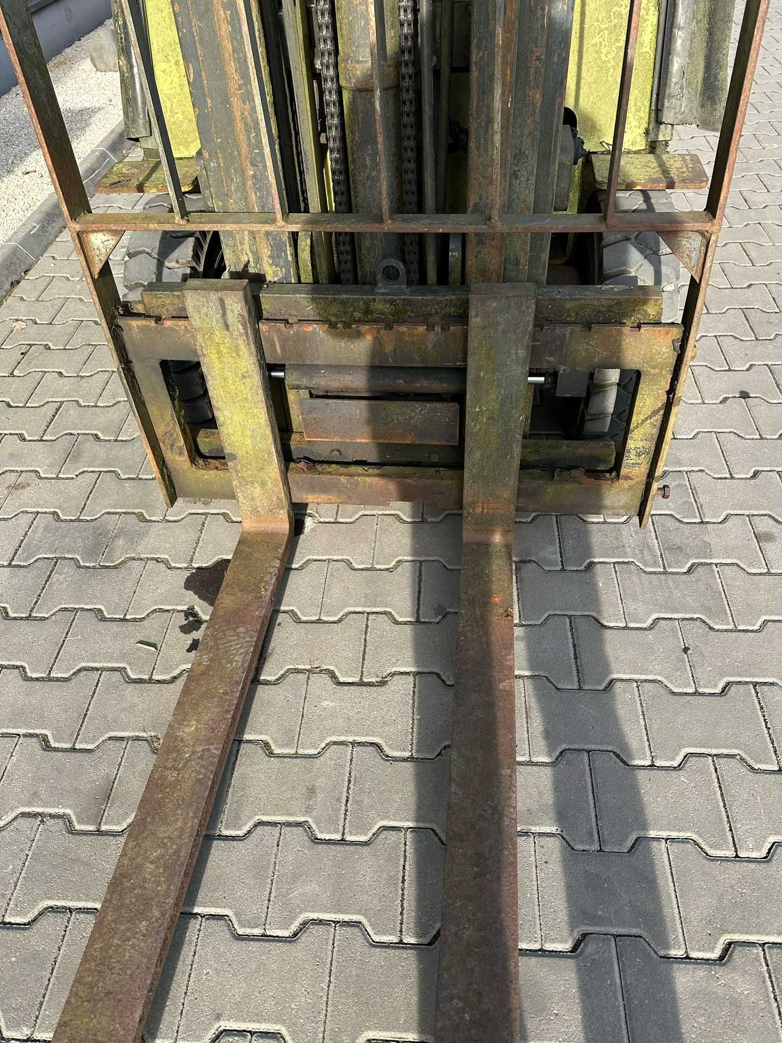 Stivuitor Clark CMP15 Triplex pe gaz