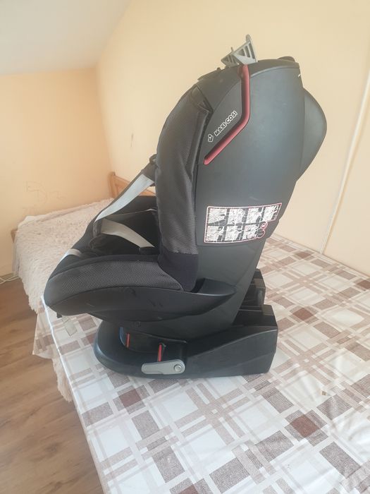 СТОЛ ЗА КОЛА 9-18 КГ MAXI COSI Tobi с включен Isofix