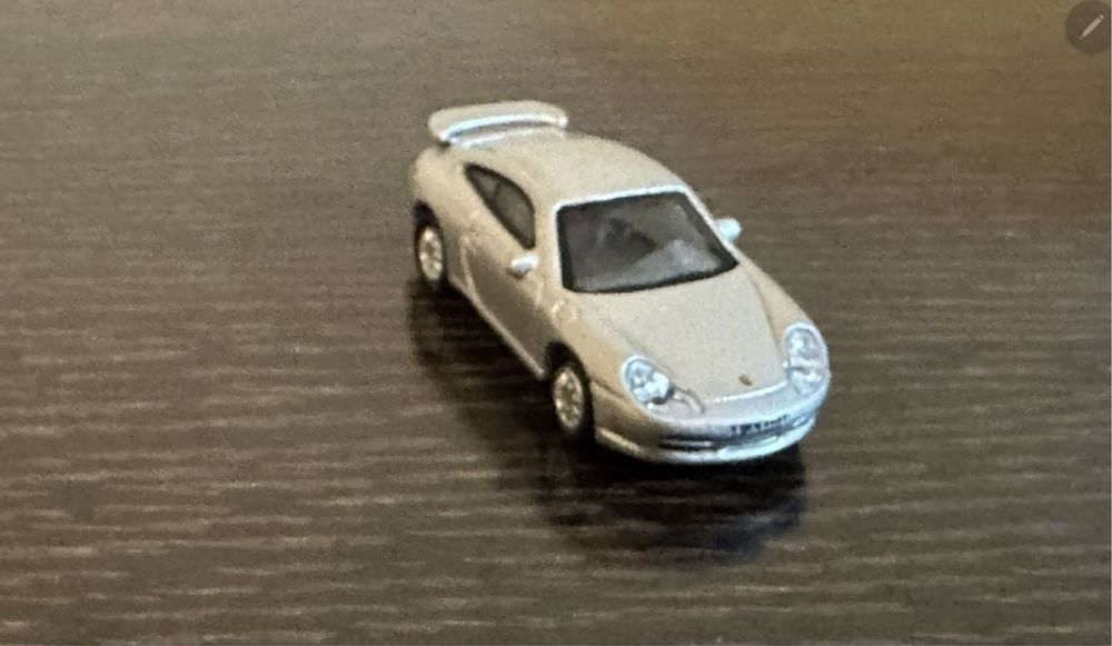 Machete auto CARARAMA 1/72