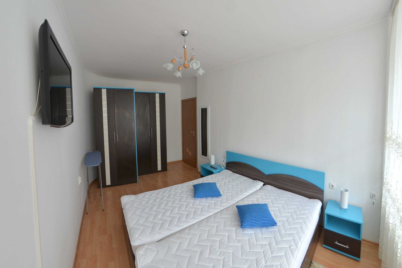 Дава се под наем Тристаен апартамент в Русе, Център - 103 кв.м за 561 € - Снимка #8