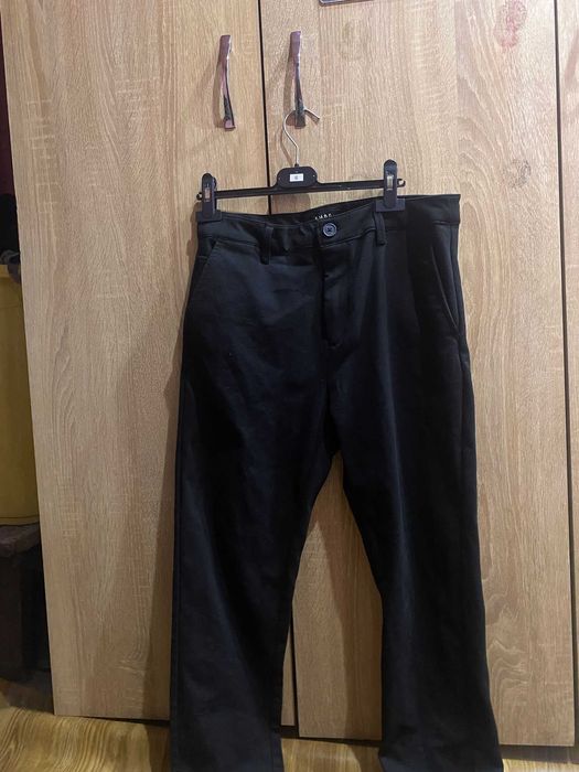 Pantaloni costum