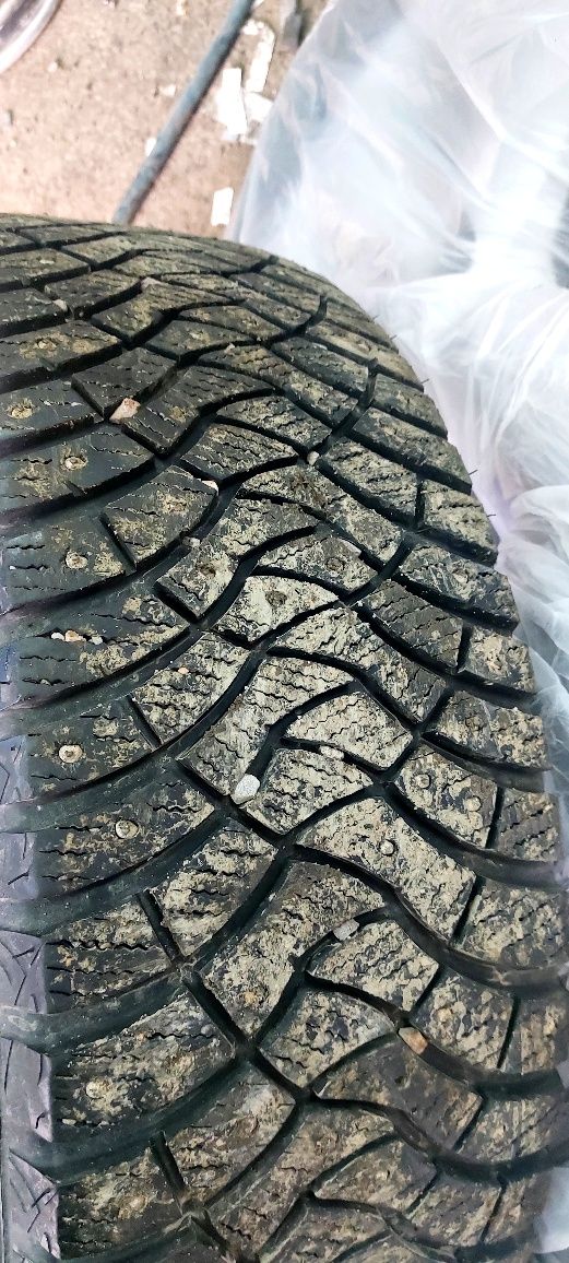 Шины шипованные DUNLOP 215×65r166