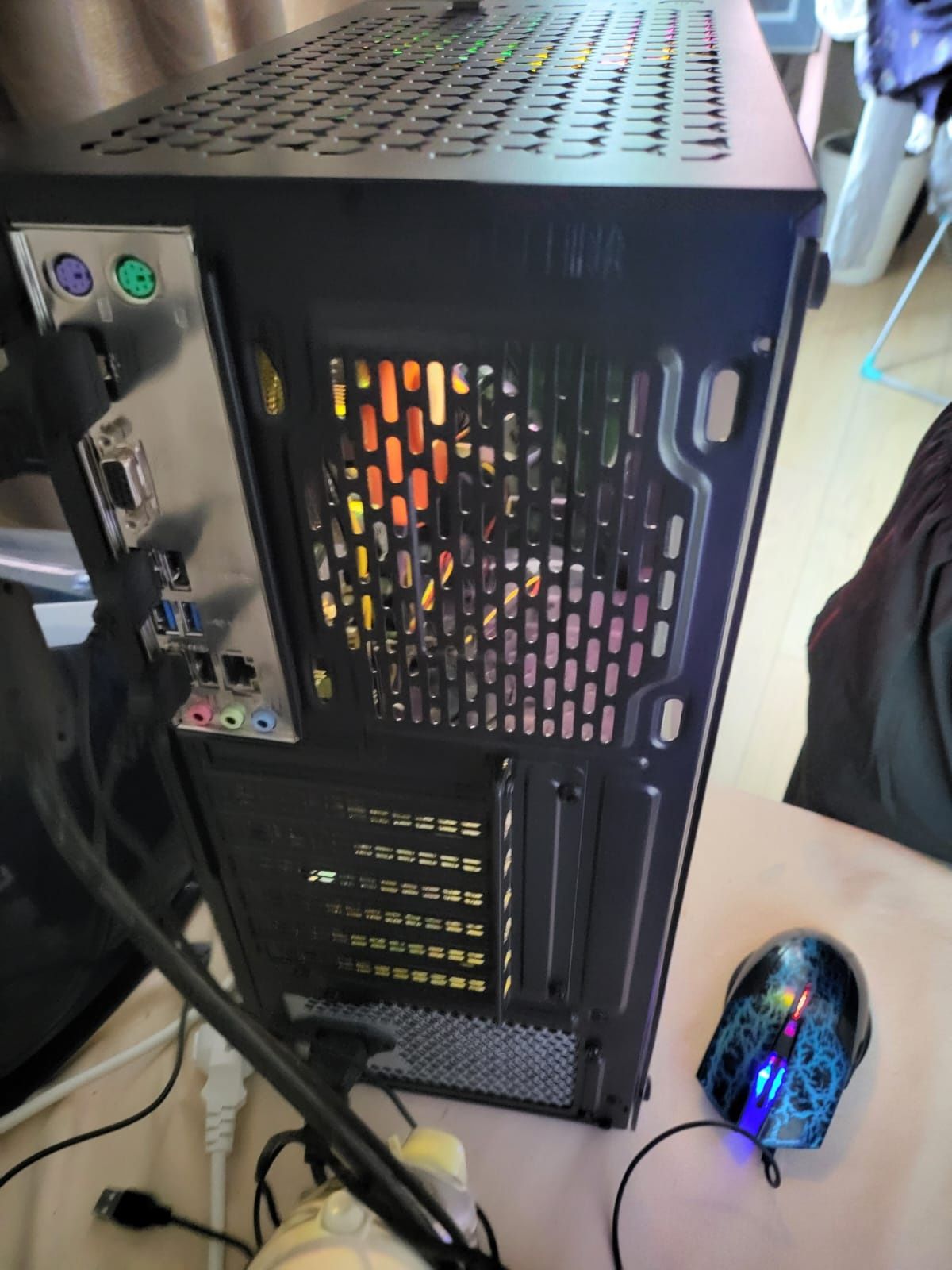Core i5 10400, 32gb ddr4, 2tb hdd, 256ssd, 128m2 и монитор 27 vega