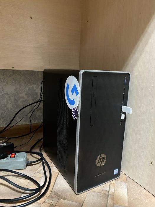 Компьютер вместе со всей переферией и монитором!