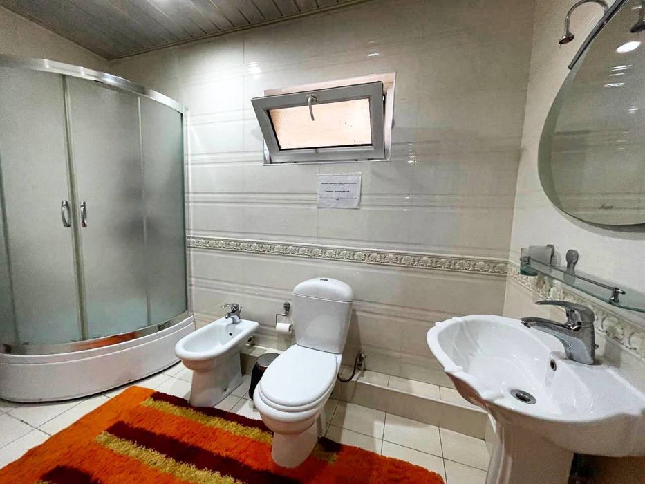 Сдаётся 4-х комнатная квартира в центре