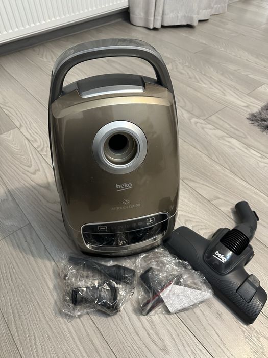 Vand Asirator BEKO model VCC 6480T (800W)