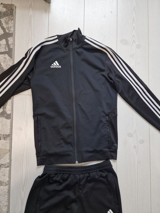 Екип*Анцуг*Adidas*