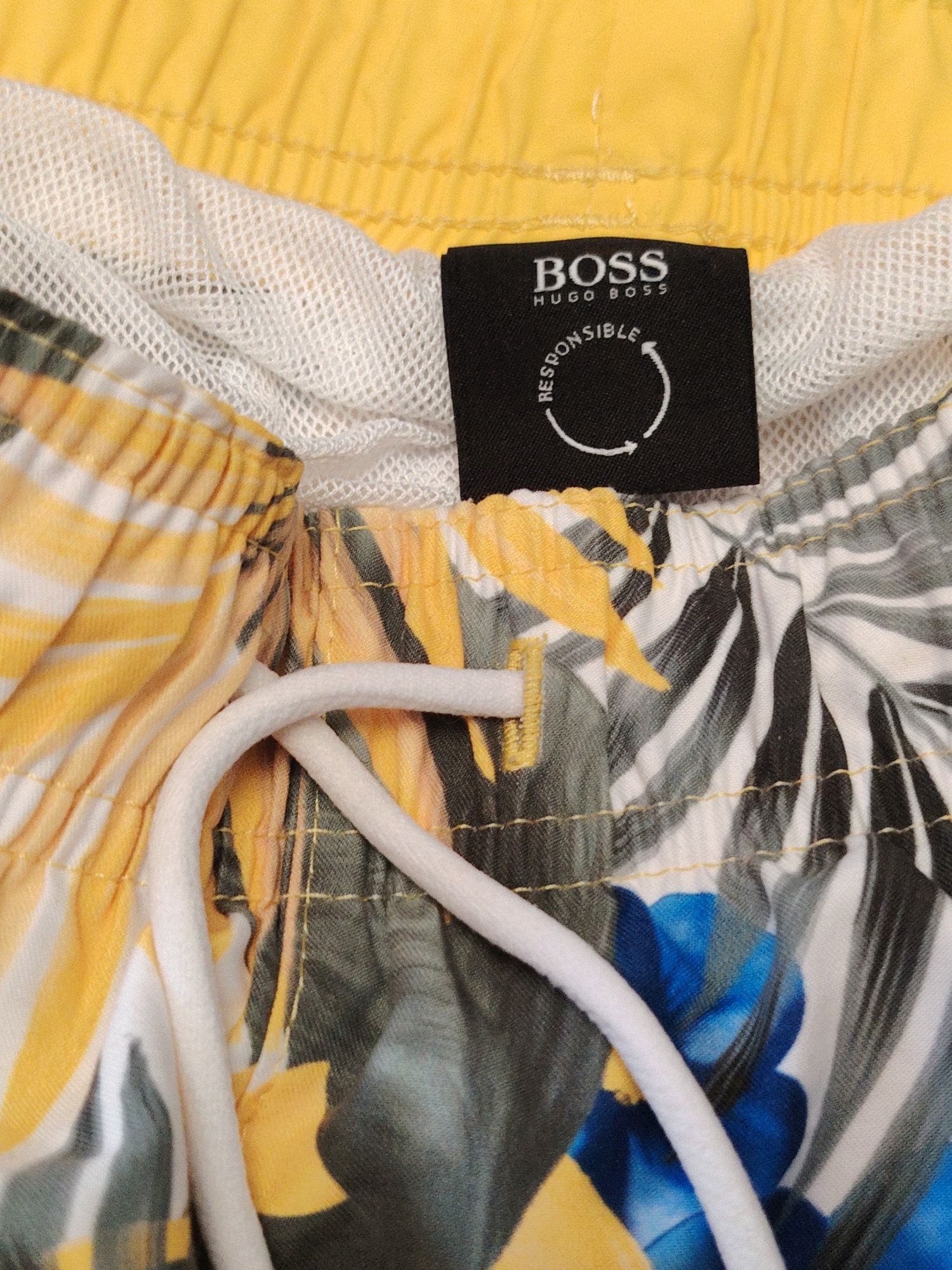 Hugo Boss оригинални бански размер L