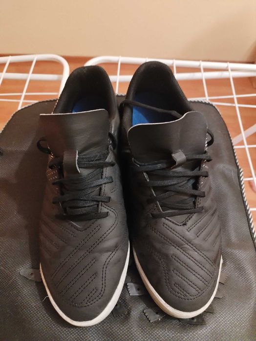 Футболни обувки.