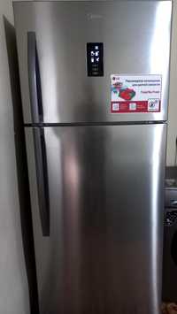 Продам большой холодильник Midea 450 л
