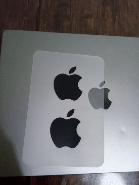 Apple Sticker  2 dona