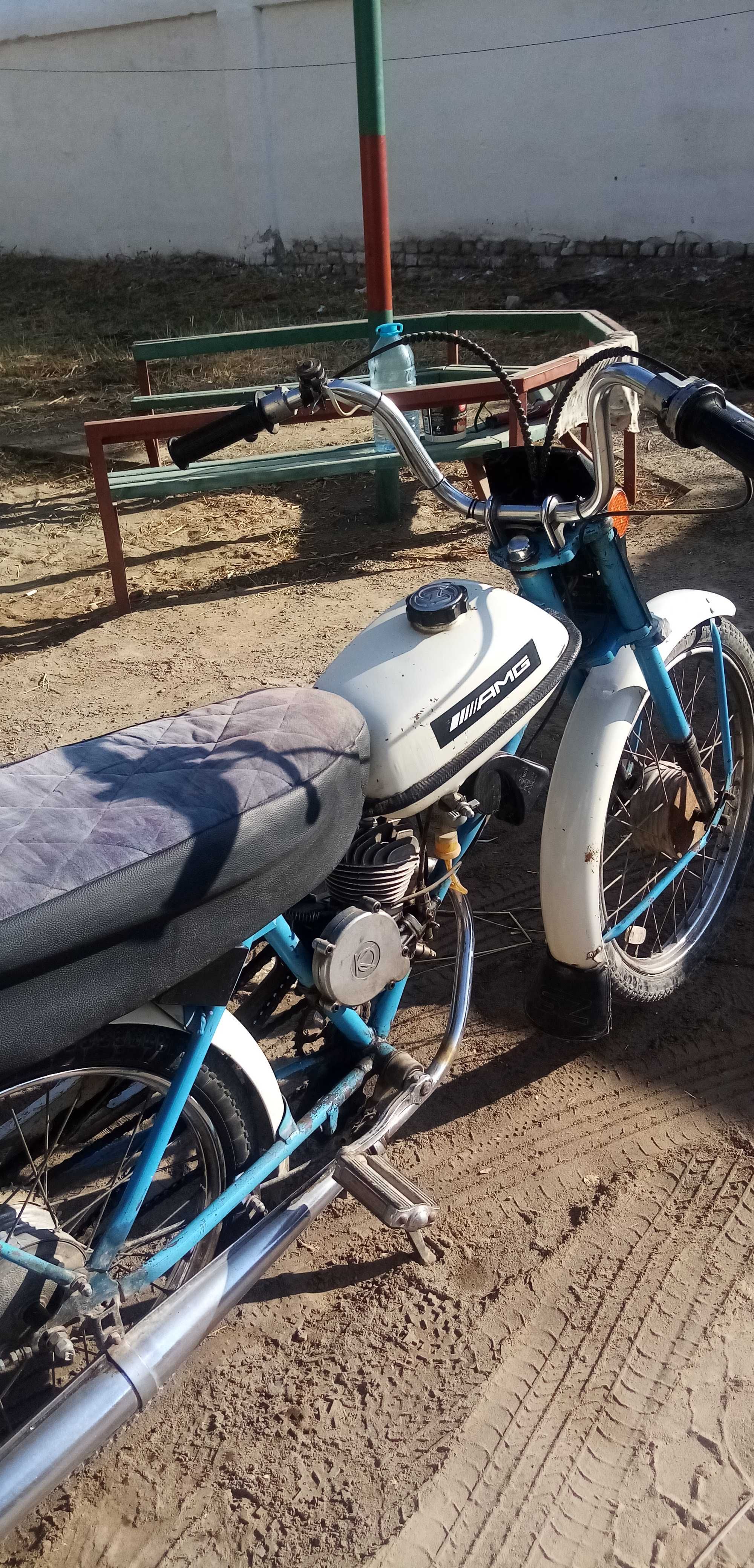 Motosikl Riga 8.