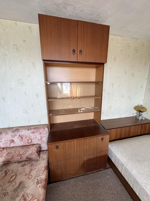 Гардероб холна секция, спалня с скин