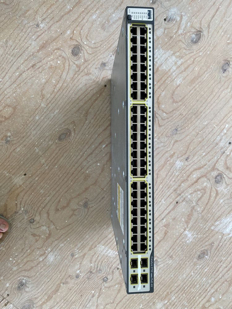 Свитч Cisco catalyst 3750