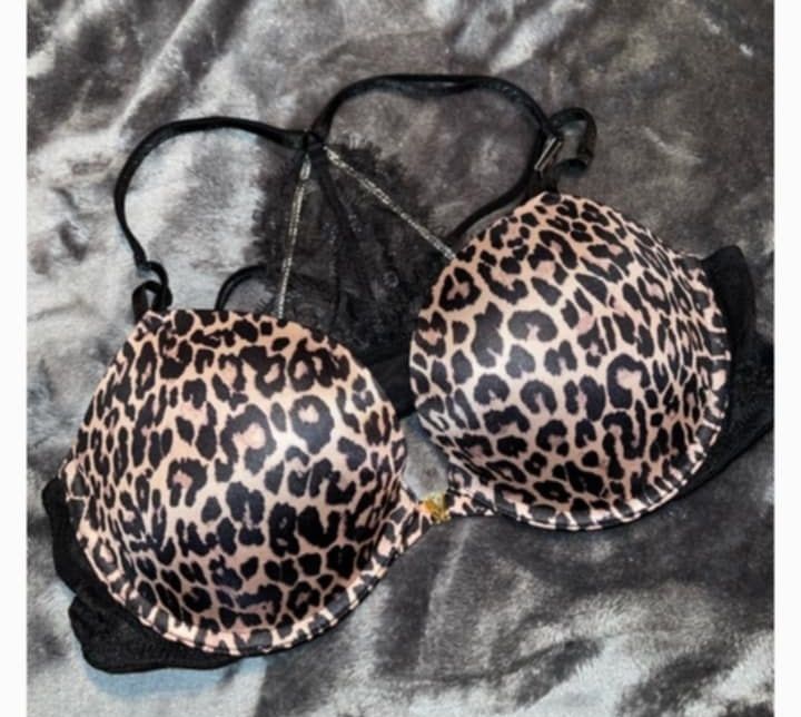 Sutien Victoria's Secret mărimea 70 D