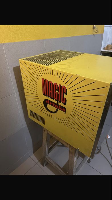 Dozator sucuri Magic Drinks
