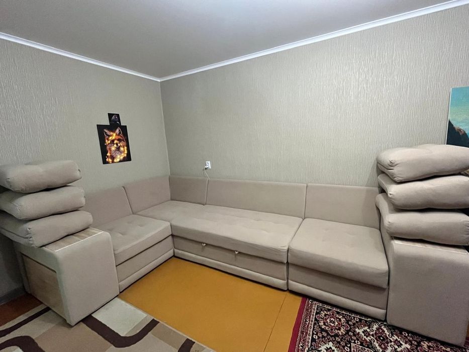 Срочно продам диван в отличном состоянии