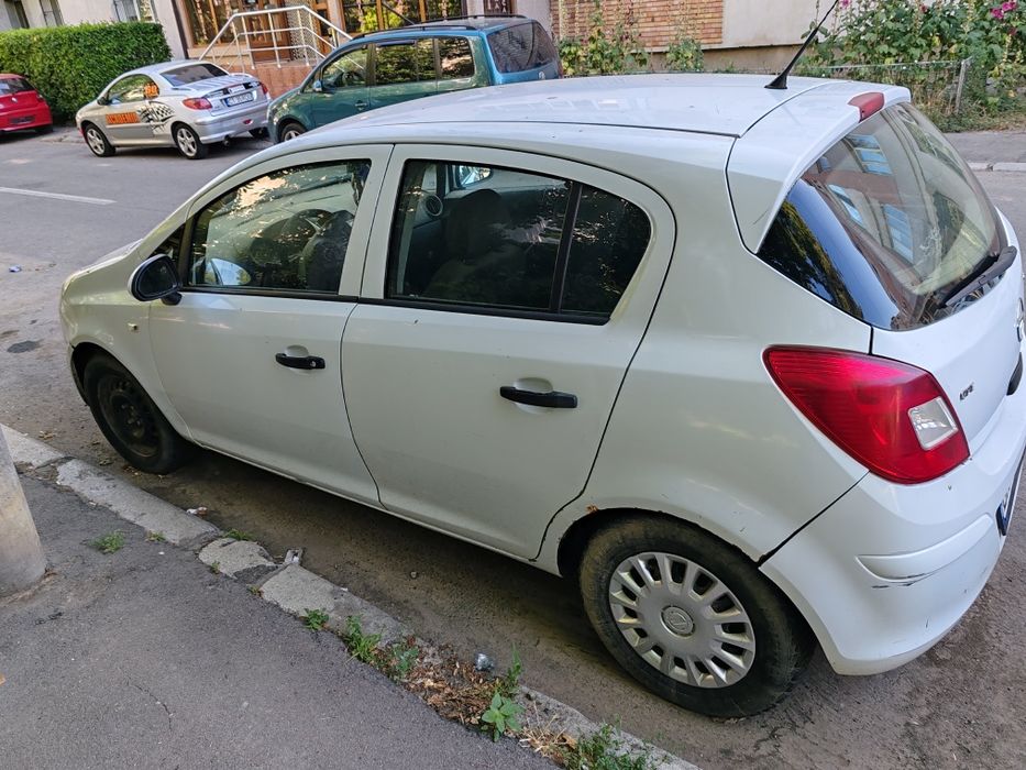 Vând Opel CORSA  din 2008 motor 1.2 benzină