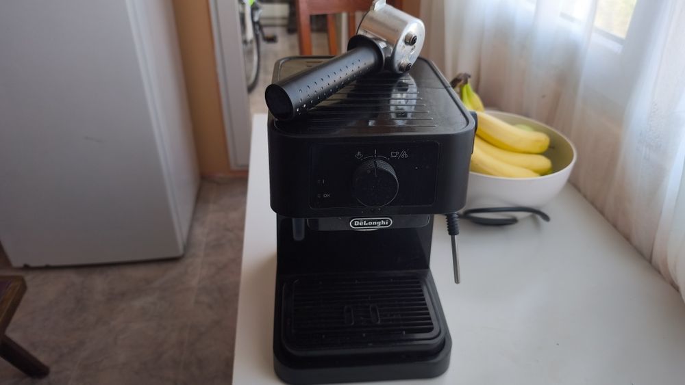 Delongi EC230BK кафе машина.