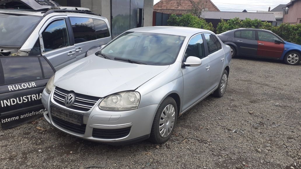 Dezmembrez Piese Vw Jetta din 2007