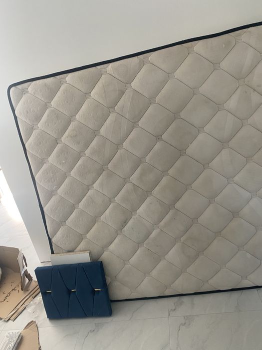 Vând saltea in stare foarte buna