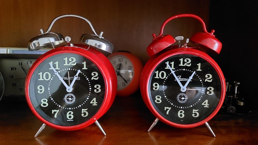 ceas de masă Aradora