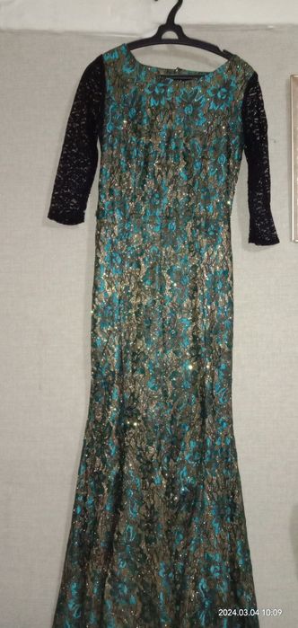 Женское платье продам